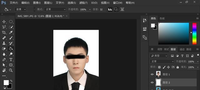 PS证件照换底色边缘处理方法？如何确保边缘清晰？ 